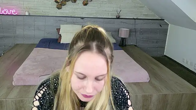 IceBlueBabe online show from 03/19/26, 08:42