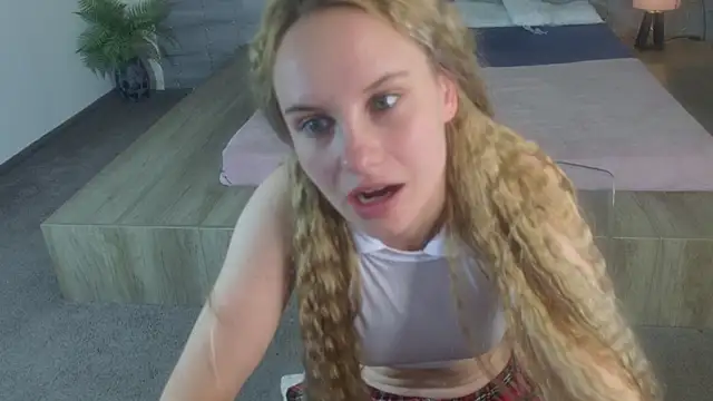 Snapshot of IceBlueBabe chatting on 06/01/26, 07:35 IceBlueBabe online show from 06/01/26, 07:35