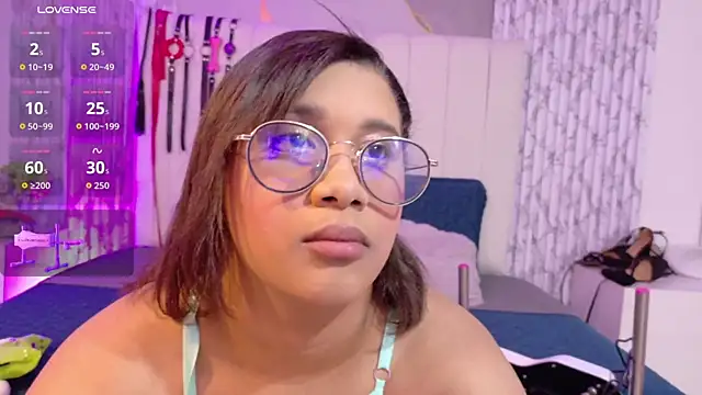 LorenaDuval online show from 05/17/26, 02:39