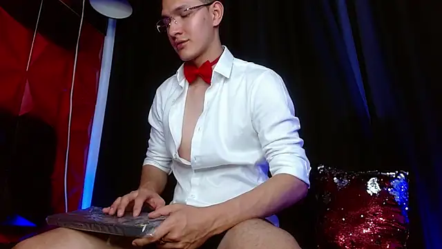 MilanDavid1 online show from 04/18/26, 07:07