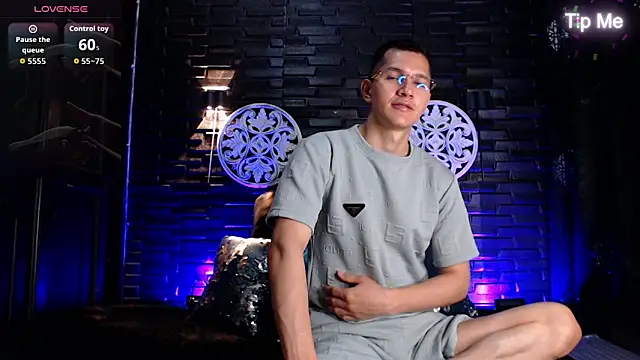 MilanDavid1 online show from 04/15/26, 04:22