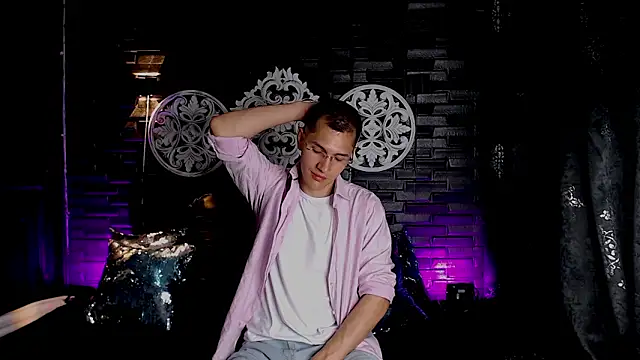 MilanDavid1 online show from 03/18/26, 05:36