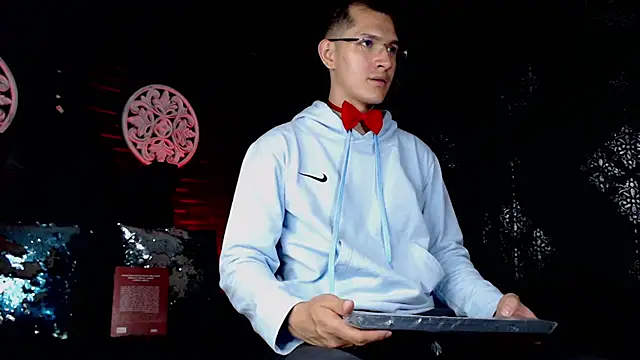 MilanDavid1 online show from 04/24/26, 05:26