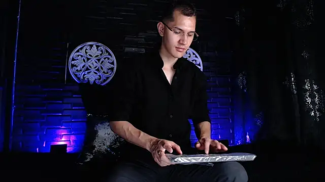 MilanDavid1 online show from 04/22/26, 05:42