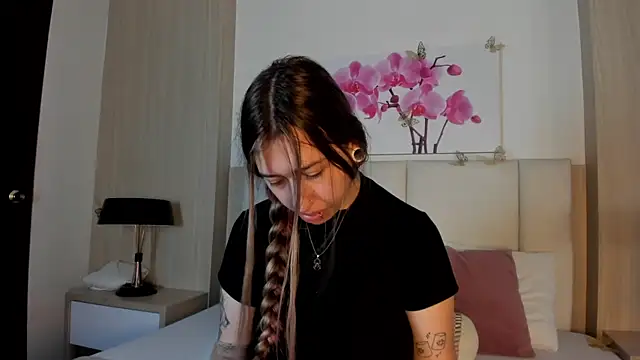 AmberVegaa online show from 04/12/26, 04:54