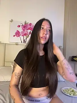 AmberVegaa online show from 03/18/26, 12:30