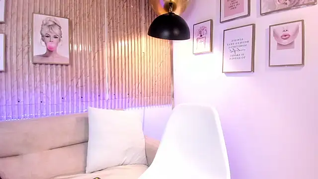 Zoey monroe online show from 04/09/26, 12:33