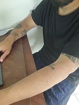 Snapshot of morenogih chatting on 04/06/26, 02:40 morenogih online show from 04/06/26, 02:40