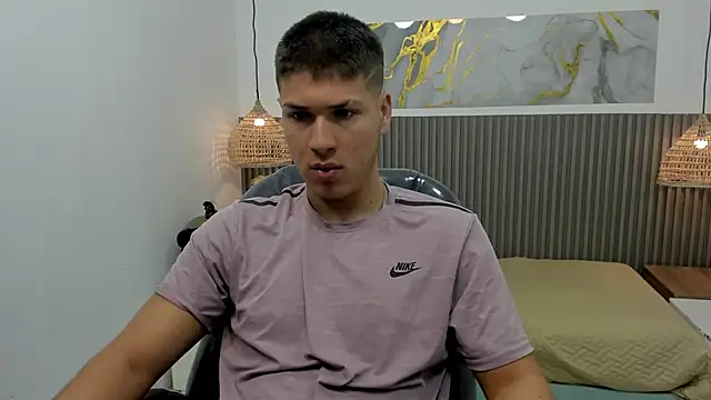 Snapshot of AlessandroFranco chatting on 04/15/26, 01:26 AlessandroFranco online show from 04/15/26, 01:26