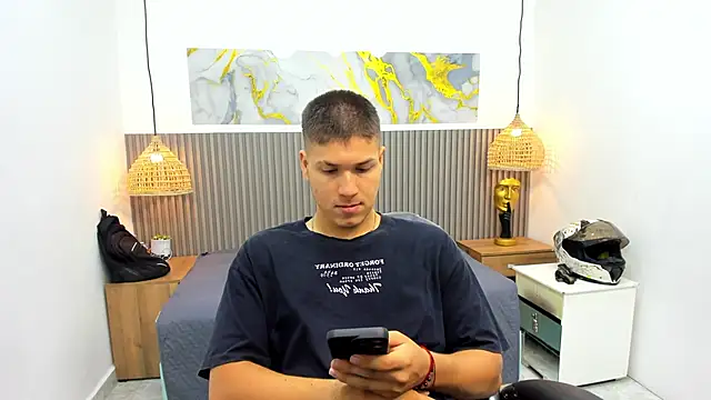 Snapshot of AlessandroFranco chatting on 06/12/26, 01:42 AlessandroFranco online show from 06/12/26, 01:42