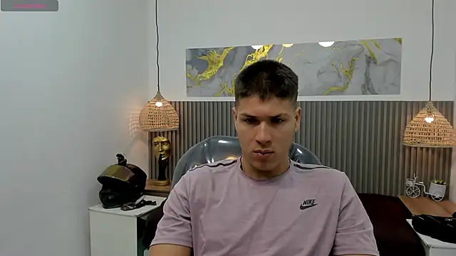 Snapshot of AlessandroFranco chatting on 04/22/26, 01:07 AlessandroFranco online show from 04/22/26, 01:07