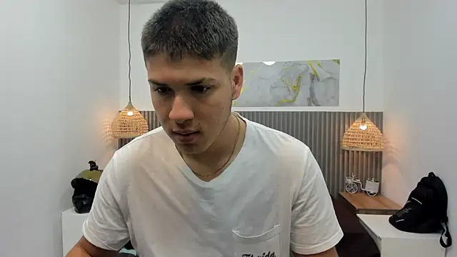 Snapshot of AlessandroFranco chatting on 05/08/26, 01:48 AlessandroFranco online show from 05/08/26, 01:48