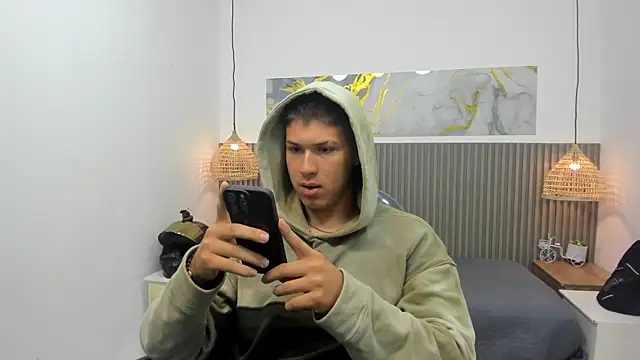 Snapshot of AlessandroFranco chatting on 05/04/26, 01:14 AlessandroFranco online show from 05/04/26, 01:14