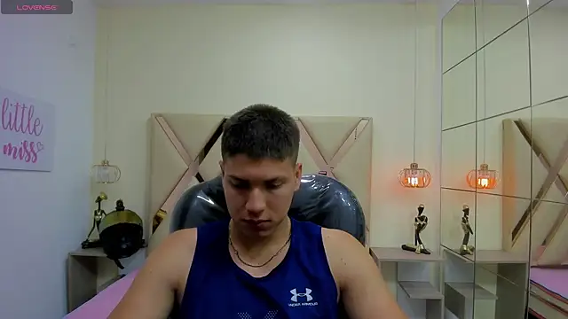 Snapshot of AlessandroFranco chatting on 05/23/26, 01:21 AlessandroFranco online show from 05/23/26, 01:21