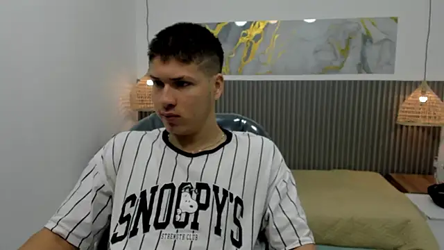 Snapshot of AlessandroFranco chatting on 04/16/26, 01:45 AlessandroFranco online show from 04/16/26, 01:45