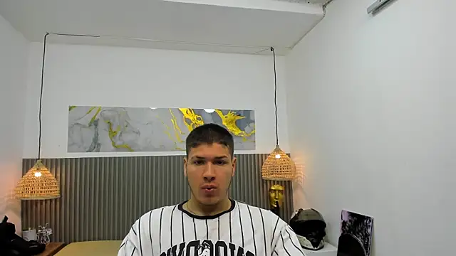 Snapshot of AlessandroFranco chatting on 06/19/26, 01:28 AlessandroFranco online show from 06/19/26, 01:28
