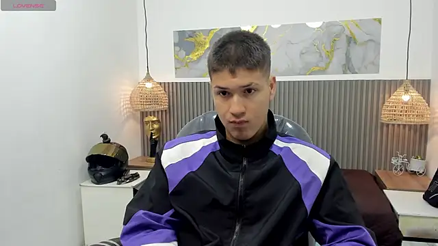 Snapshot of AlessandroFranco chatting on 04/23/26, 01:24 AlessandroFranco online show from 04/23/26, 01:24