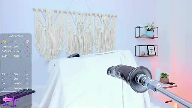 alexaa lovely online show from 04/21/26, 02:23