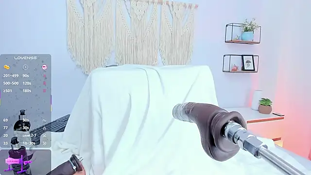 alexaa lovely online show from 04/23/26, 02:30