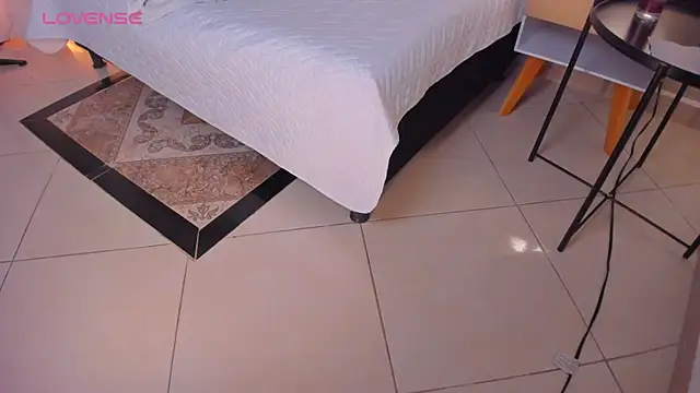 nova silk online show from 04/08/26, 08:21