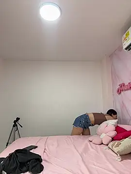 Adalyn Cute online show from 04/17/26, 06:44