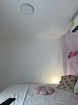 Adalyn Cute online show from 04/22/26, 06:58