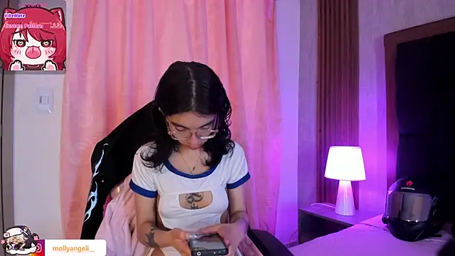 Molly A online show from 04/09/26, 02:34