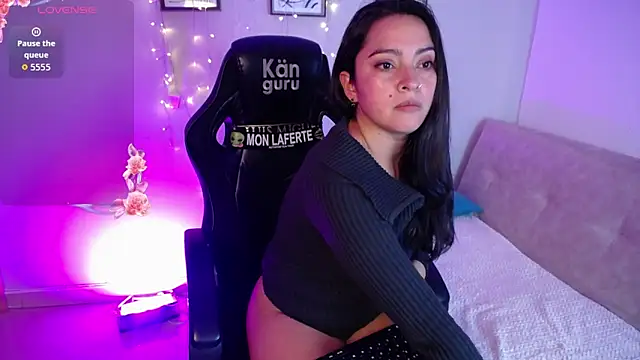 Snapshot of Siara_Belle chatting on 03/24/26, 09:04 Siara Belle online show from 03/24/26, 09:04