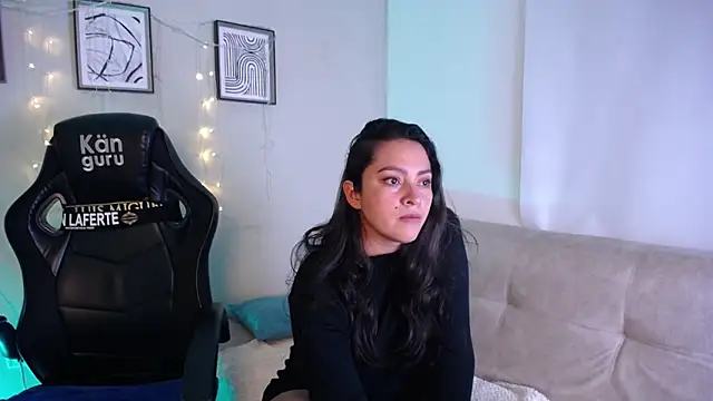 Snapshot of Siara_Belle chatting on 04/01/26, 09:45 Siara Belle online show from 04/01/26, 09:45