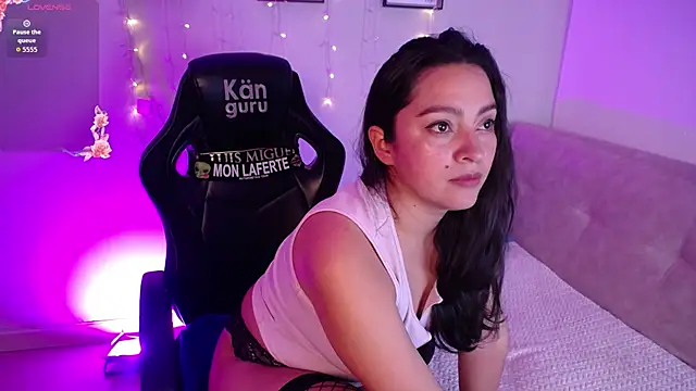 Snapshot of Siara_Belle chatting on 03/29/26, 09:49 Siara Belle online show from 03/29/26, 09:49