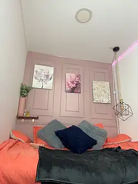 Snapshot of zoe__baker chatting on 04/12/26, 02:20 zoe baker online show from 04/12/26, 02:20