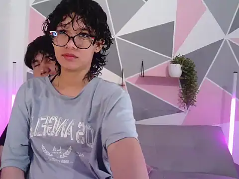 Snapshot of DanteAndXixi chatting on 04/07/26, 04:14 DanteAndXixi online show from 04/07/26, 04:14