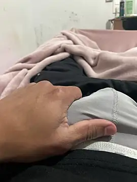 LeiAaron9810 online show from 03/11/26, 11:21