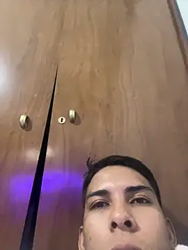 LeiAaron9810 online show from 03/28/26, 09:49