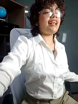 Snapshot of Kittylatina_ chatting on 05/08/26, 02:48 Kittylatina online show from 05/08/26, 02:48