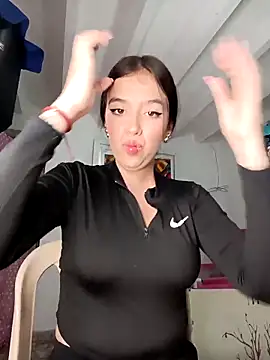 Kitty Loveee online show from 04/17/26, 08:44