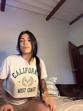 Twoshotsparty420 online show from 04/13/26, 02:43