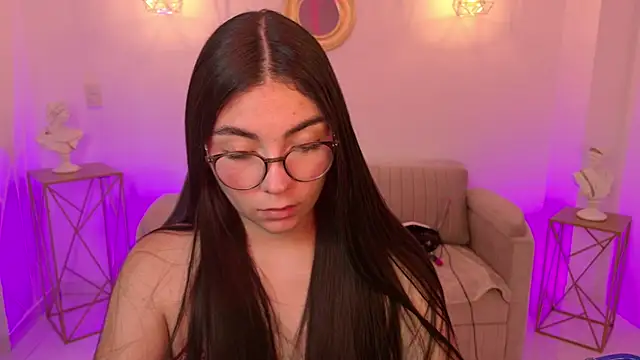 Snapshot of Gia_Capri chatting on 04/05/26, 03:02 Gia Capri online show from 04/05/26, 03:02