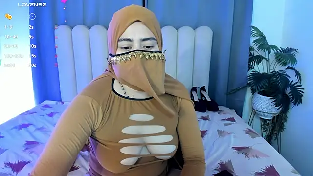Snapshot of bahiya_aziz chatting on 05/20/26, 12:57 bahiya aziz online show from 05/20/26, 12:57