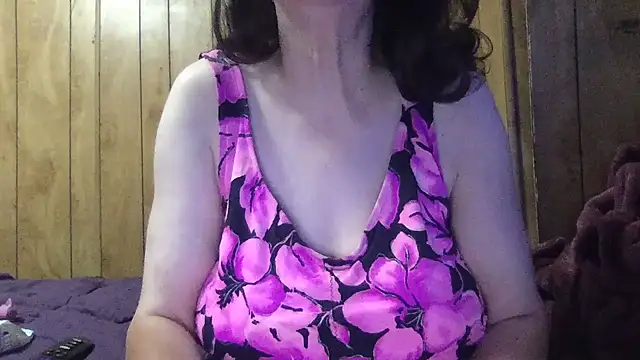Snapshot of milfmichelle69 chatting on 05/27/26, 03:19 milfmichelle69 online show from 05/27/26, 03:19