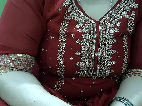 HouseWife4466 online show from 03/10/26, 05:33