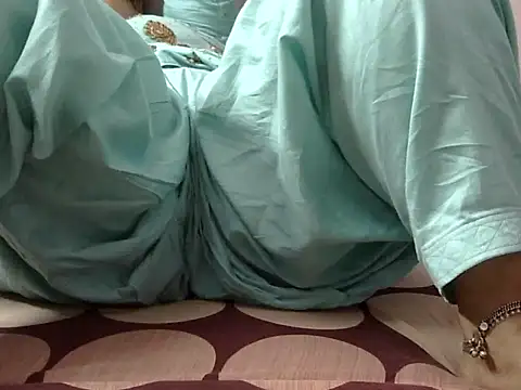 HouseWife4466 online show from 04/10/26, 07:26