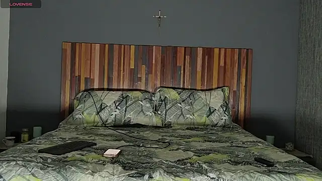 LauraaPeachh1 online show from 04/13/26, 04:16