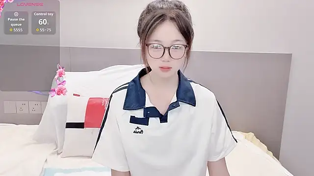 Snapshot of Lucky_zhizhi chatting on 04/20/26, 04:26 Lucky zhizhi online show from 04/20/26, 04:26
