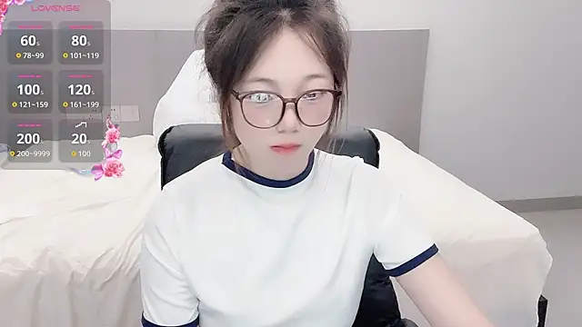 Snapshot of Lucky_zhizhi chatting on 06/29/26, 05:36 Lucky zhizhi online show from 06/29/26, 05:36