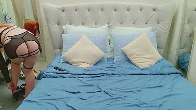 Redhead Vixen  online show from 03/26/26, 01:26