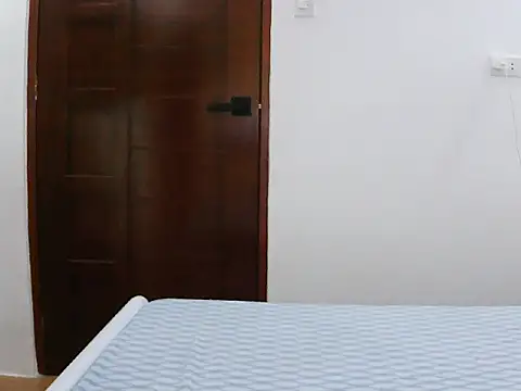 Snapshot of sexiesteyess chatting on 04/19/26, 12:22 sexiesteyess online show from 04/19/26, 12:22