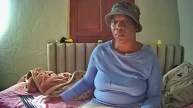 JoycyQueen online show from 04/04/26, 06:09