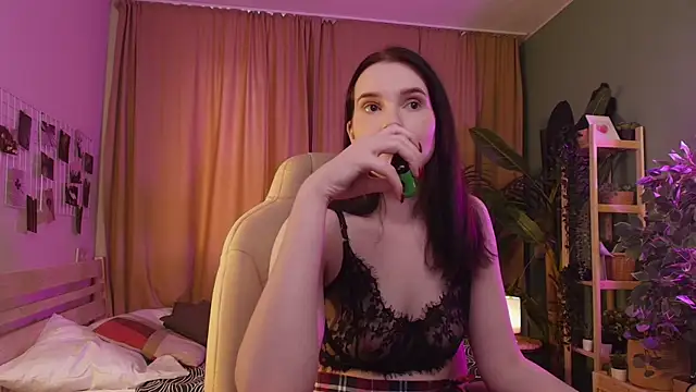 Kristen Bellle online show from 04/10/26, 01:12