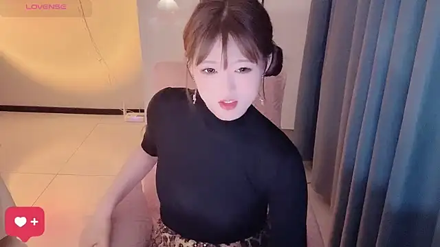 Snapshot of winnie-ww chatting on 05/15/26, 11:52 winnie-ww online show from 05/15/26, 11:52